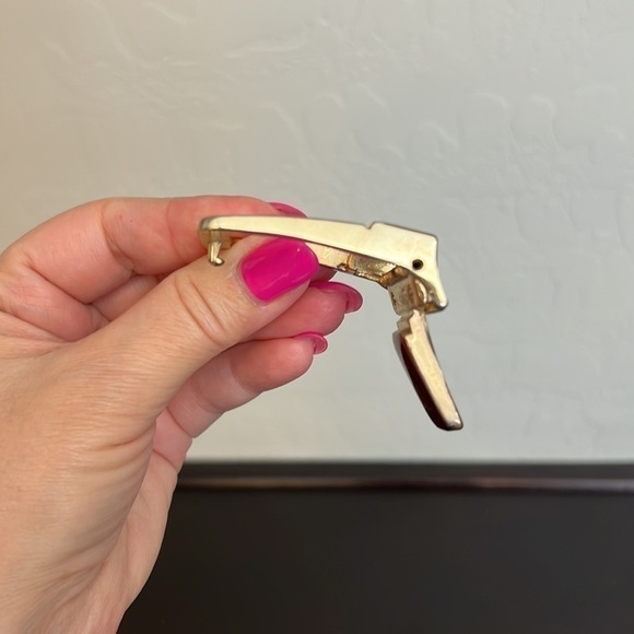 Taner vintage belt buckle Gold tone metal, enamel red with gold tone crocodile - Picture 8 of 12